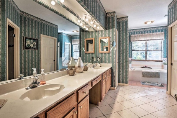 Secluded Home with Canyon Lake View Near Boat Launch! image 9